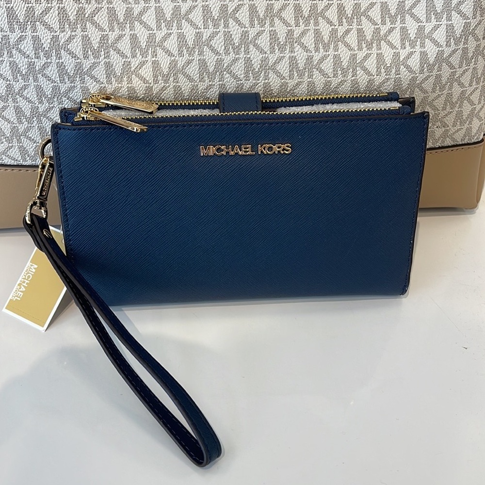 MICHAEL KORS LARGE DOUBLE ZIP WRISTLET WALLET PHONE CASE 
Navy NWT - Picture 5 of 16